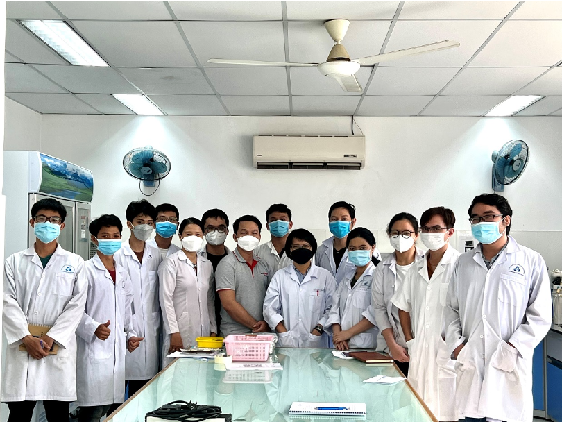 Students and technicians at the IC Instruction Course. Photo: Le Thi Minh Tam