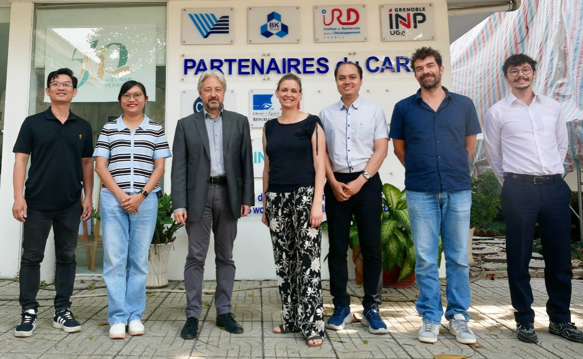 CARE WELCOME MR. ERIC SOULIER, COUNSELLOR FOR COOPERATION AND CULTURAL AFFAIRS AT THE FRENCH EMBASSY IN VIETNAM AND DIRECTOR OF THE FRENCH INSTITUTE IN VIETNAM